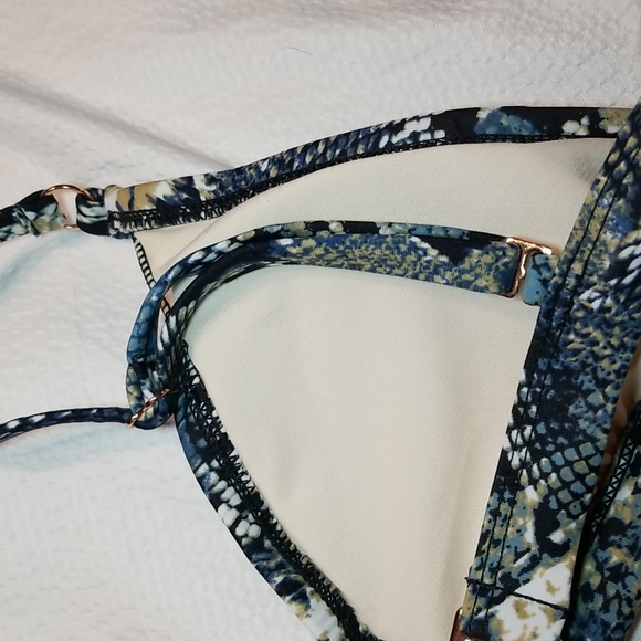 NWT REPTILE SNAKE PATTERN ADJUSTABLE  TO CROSS STRAPS BIKINI SWIM BRA TOP - Picture 4 of 4